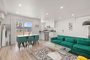Apartment | 2 bedrooms, Internet