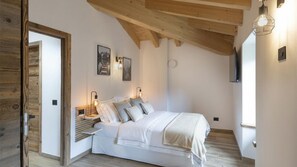 2 slaapkamers, een strijkplank/strijkijzer, gratis wifi, beddengoed