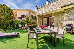 Outdoor dining - Korablue, House 5StarsHome Mallorca (Playa de Muro)
