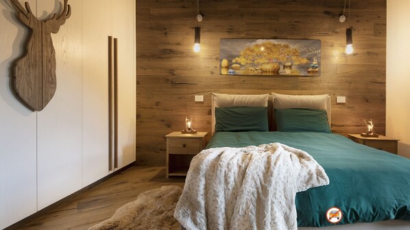 2 عدّة غرف نوم وواي فاي مجانًا وملاءات أسرّة