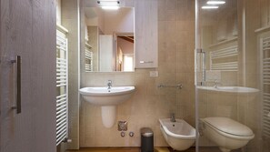 Dusche, Haartrockner, Bidet, Handtücher