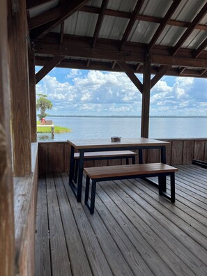 Outdoor dining - Santa Fe Lake Front with Canal for your Boat (Melrose)