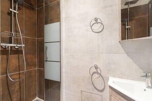 Hair dryer - "study-home 44600" Apt. D'exception 3 (Saint-Nazaire)
