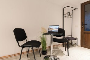 Interior - 3,14 studio (Bușteni)