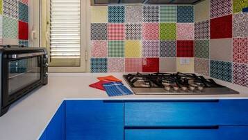 Kühlschrank, Ofen, Herdplatte, Geschirrspüler