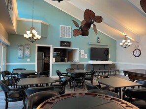 Dining - Beautiful and sunny villa with the view of the pool and lake (Sarasota)