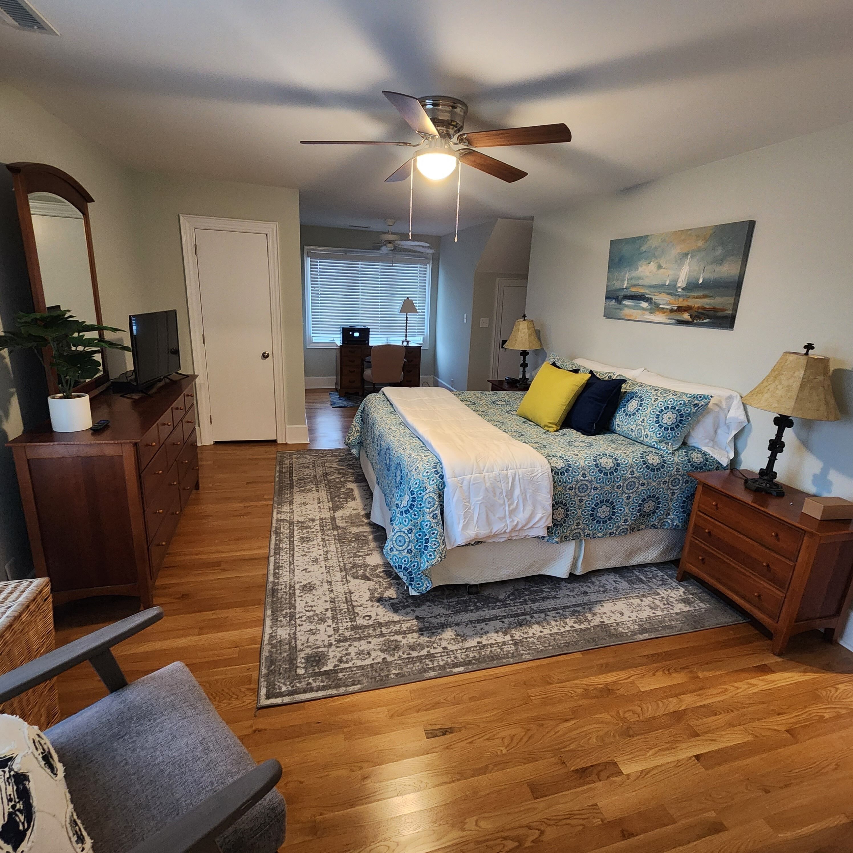 Spacious 5-bedroom house in peaceful WB w/ neighborhood beach access.  