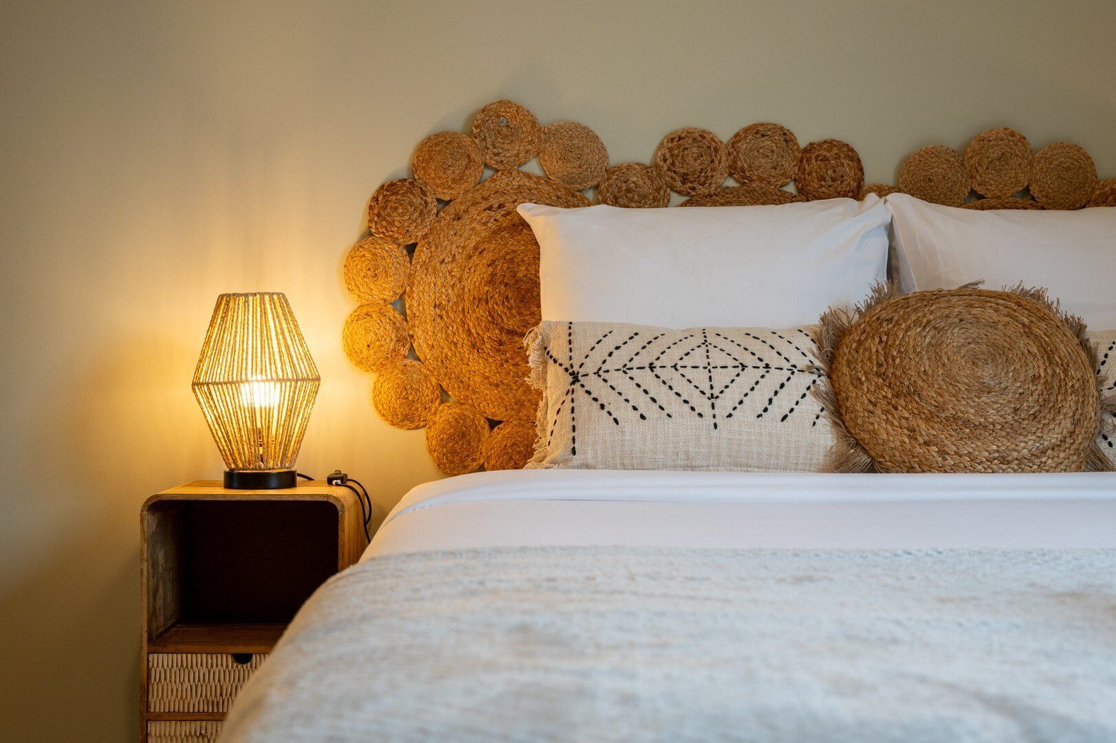 Strykejern/-brett, internettilgang og sengetøy