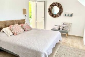 1 slaapkamer, een strijkplank/strijkijzer, reisbedje, wifi