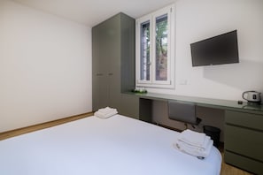 House | 3 bedrooms, desk, Internet - Casa Due Agosto Sleek and Central (Bologna)
