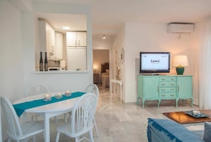 Dining - Cozy Apartment by the Sea in Carboneras (Carboneras)