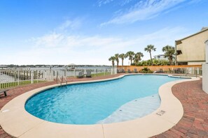 Apartment | 3 bedrooms - Bel Sole 1102 Spacious Water View Beach Access (Gulf Shores)