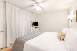 Apartment | 2 bedrooms - Sugar Beach153- 4 Pools Beachfront (Orange Beach)