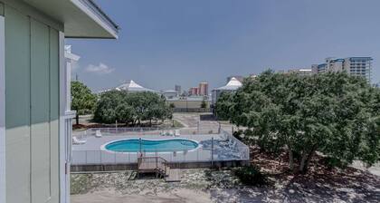 Romar Village 322- Short Walk to Beach Pool