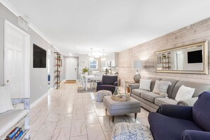 2 bedrooms - Jubilee Landing 306 Beach Bay Boat Slip Pool (Orange Beach)