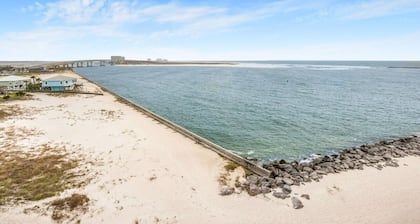 Grand Pointe 502- Gulf-front Water on 2 Sides