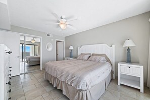 Apartment | 2 bedrooms - Edgewater 82- Floor to Ceiling Glass Doors (Gulf Shores)
