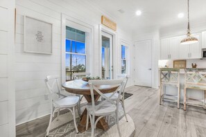 House | 4 bedrooms - Sweet Mama s 4 4 Cottage Beach Access Pool (Gulf Shores)