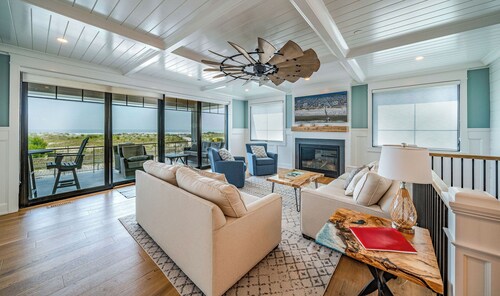 Luxury BeachFront with Plunge Pool and Elevator! 6BR/7BA! Full Linen Service!