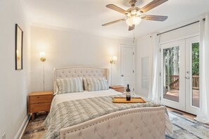 3 slaapkamers, een strijkplank/strijkijzer, wifi, beddengoed