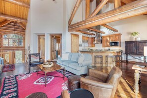 TV, fireplace - Spacious & welcoming 4 bedroom log townhome: views, private hot tub, ski/bike access (Mountain Village)