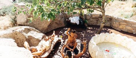 مغطس سبا خارجي