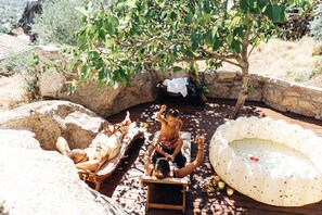 Bañera de hidromasaje al aire libre