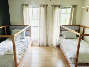 5 Schlafzimmer, Bügeleisen/Bügelbrett, Reisekinderbett, WLAN