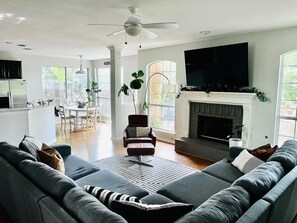 Smart TV, fireplace