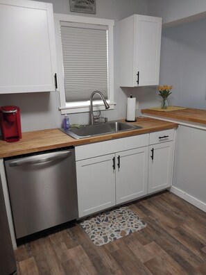 ميكروويف، فرن، موقد طهي مسطح، غسالة أطباق