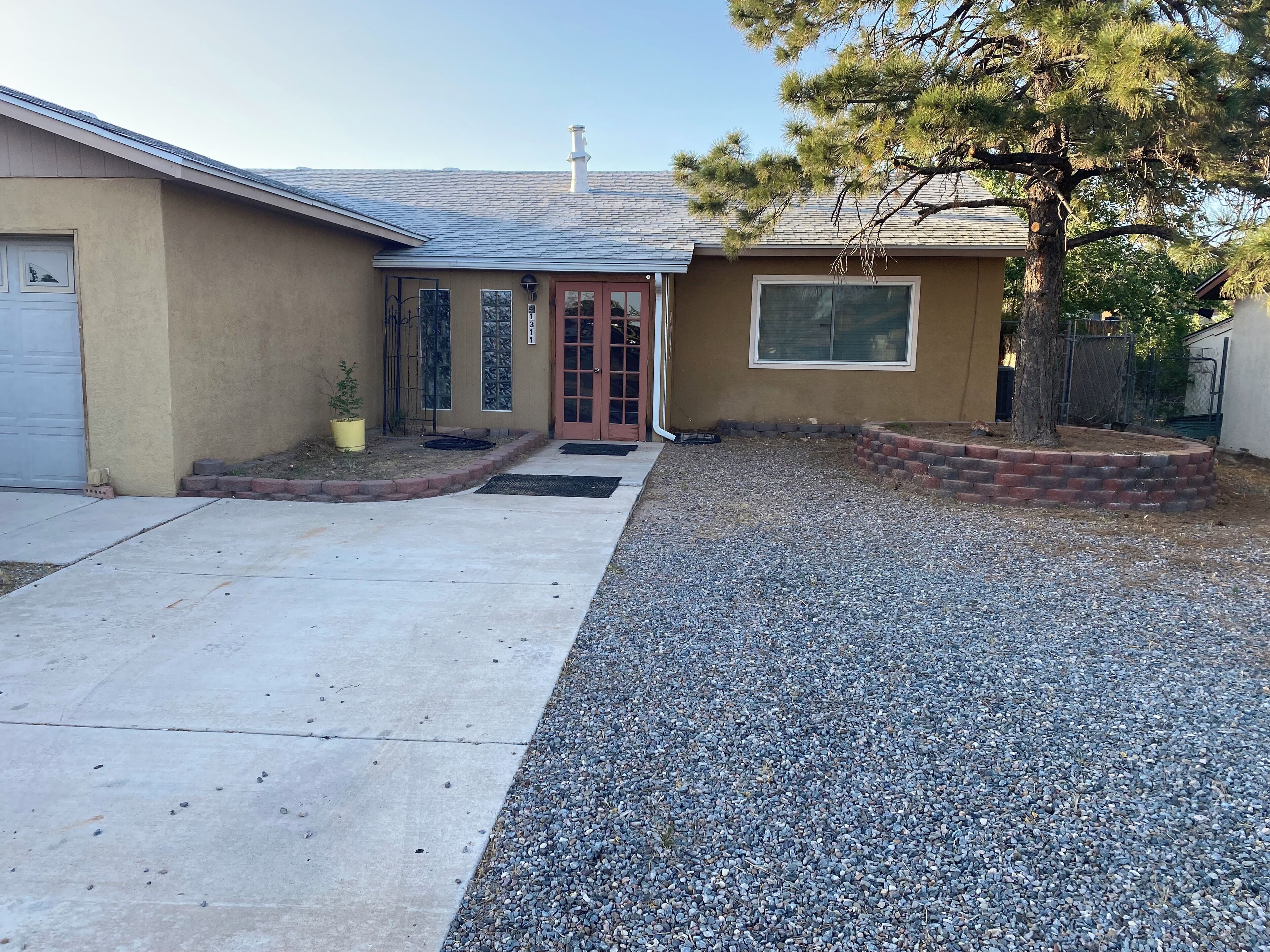 Charming 4-bedroom house with AC and WiFi in serene Rio Rancho