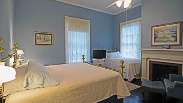 6 habitaciones, escritorio, tabla de planchar con plancha y wifi