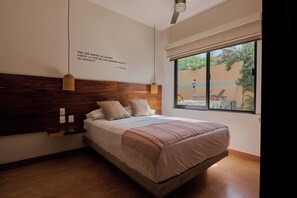 Lägenhet Basic - utsikt mot poolen | Arbetsyta för laptop och gratis wi-fi