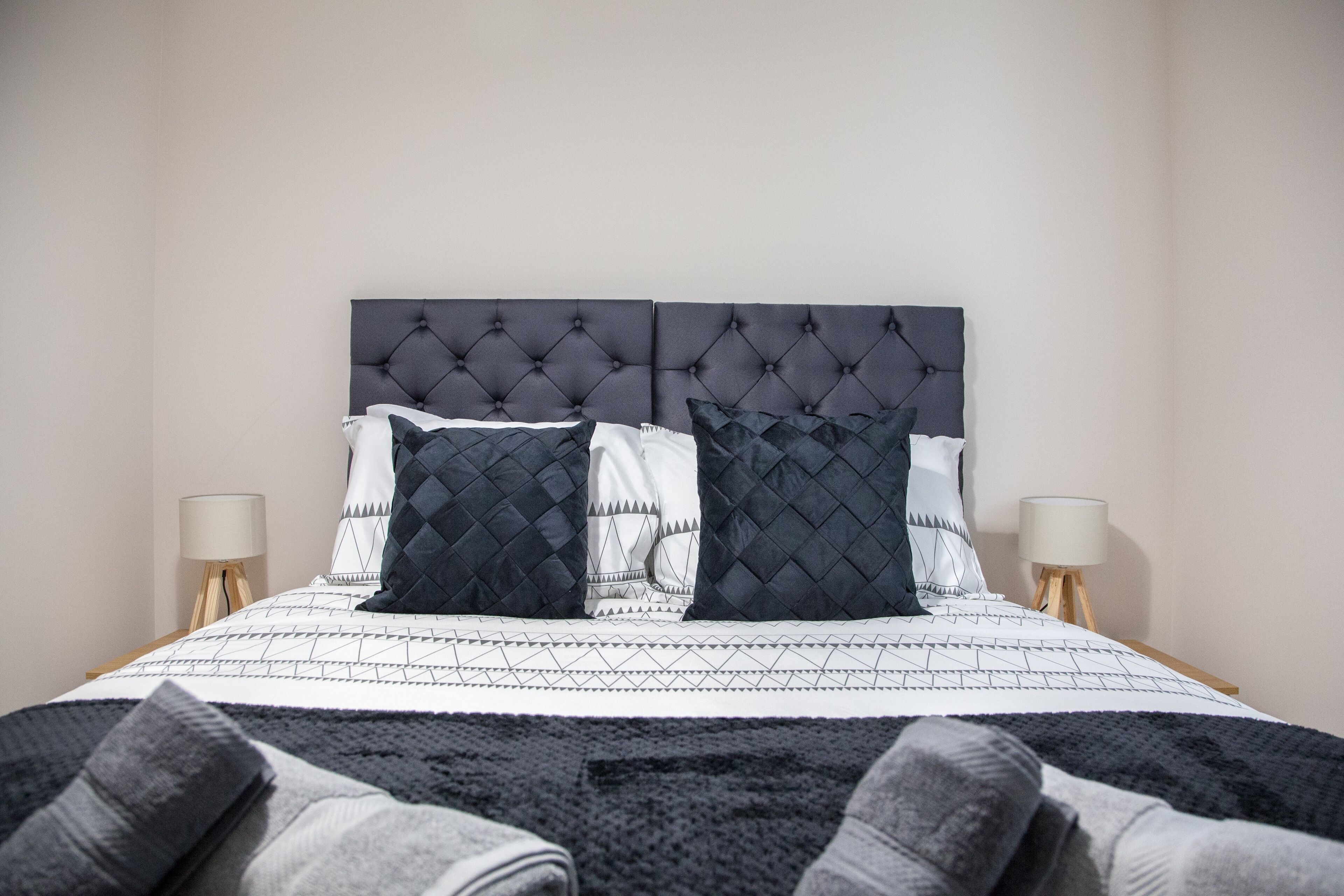 2 soverom, strykejern/-brett, internettilgang og sengetøy