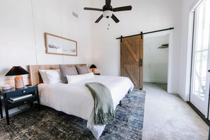 3 Schlafzimmer, Schreibtisch, Bügeleisen/Bügelbrett, Reisekinderbett