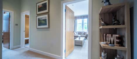 蜜月客房, 1 張特大雙人床 | 客廳 | 電視