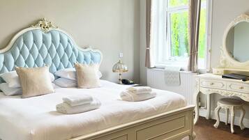 Rom – executive | Skrivebord, skrivebord for bærbar PC og strykejern/-brett