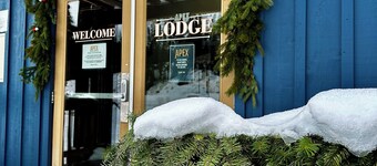 Apex Mountain Lodge