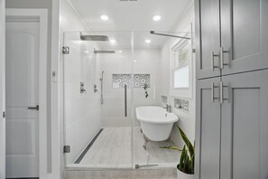 Hair dryer, towels - House with Hot tub, close to Marina, in a Golf Course Community (Hertford)