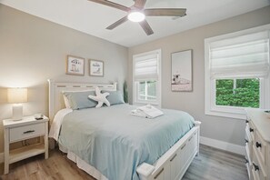 4 bedrooms, iron/ironing board, free WiFi, bed sheets