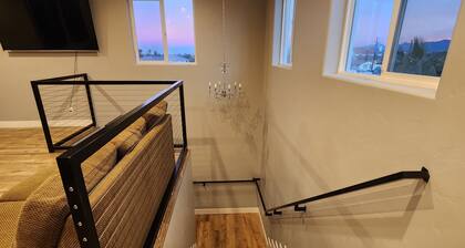 3-D Tour my 14Bd/14B with Pool and Spa. Close to Airport, Strip & Conventions