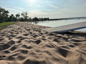 Sun-loungers, beach towels - The Oaken House on Otter Tail Lake - Sandy Beach, Sauna & Pickleball! (Battle Lake)