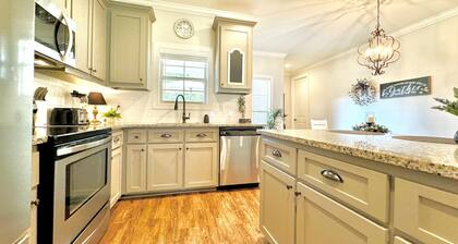 The Sweet Magnolia 4BR Deluxe by Velvet Ditch Villas