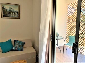 Apartment, 1 Queen Bed with Sofa bed | Living area - Morning Glory (Bahía Ballena)