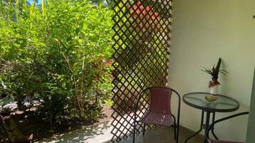 Appartement, 1 chambre, coin cuisine, en bord de piscine | Terrasse/Patio