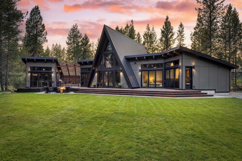 Lazy River Glamp-house by Avantstay Newly Built, Luxe Indoor-outdoor Living