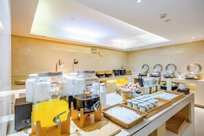 Restaurant - Yilong Hotel (Beijing Shijingshan Gucheng Subway Station) (Beijing)
