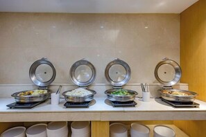 Restaurant - Yilong Hotel (Beijing Shijingshan Gucheng Subway Station) (Beijing)