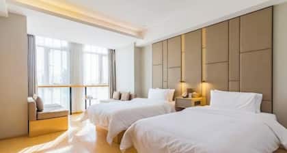 Elong Hotel (Beijing Shijingshan Shougang Park)