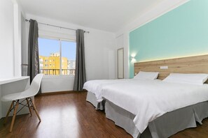 Desk, laptop workspace, blackout drapes, free WiFi - BLUESEA Torremolinos Centro (Torremolinos)